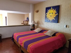 8 bedrooms, WiFi, bed sheets - Casa Alexandra. Puerto Vallarta Traditional Comfort. (Puerto Vallarta)