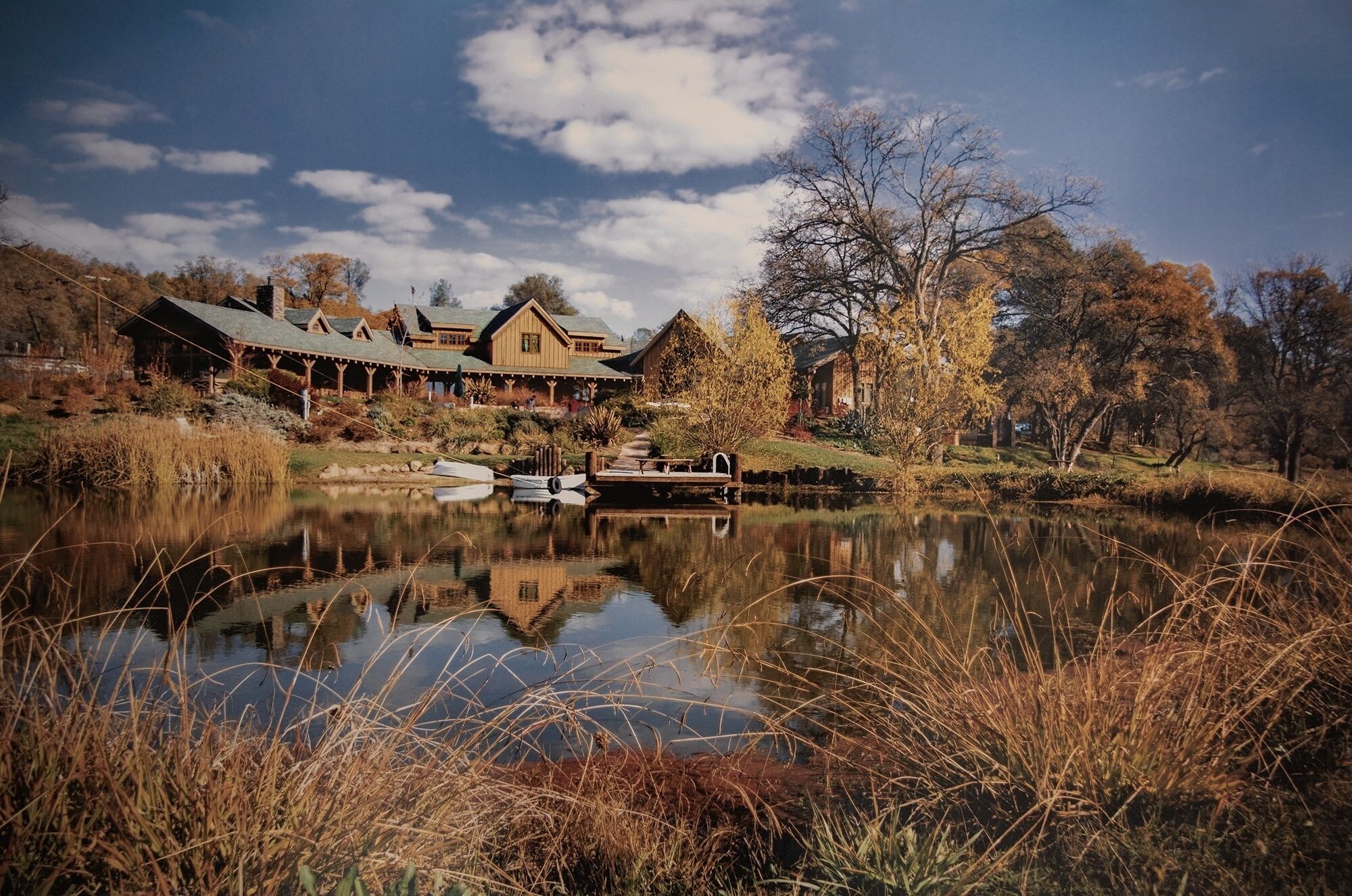 Secluded & spacious house in Grass Valley. Great for family get aways.