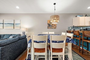 Dining - 12th St / bayside - 4 br multi level townhouse. Nicely furnished and well cared for. (Ocean City)