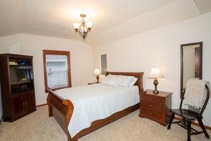 6 bedrooms, memory foam beds, iron/ironing board, free WiFi