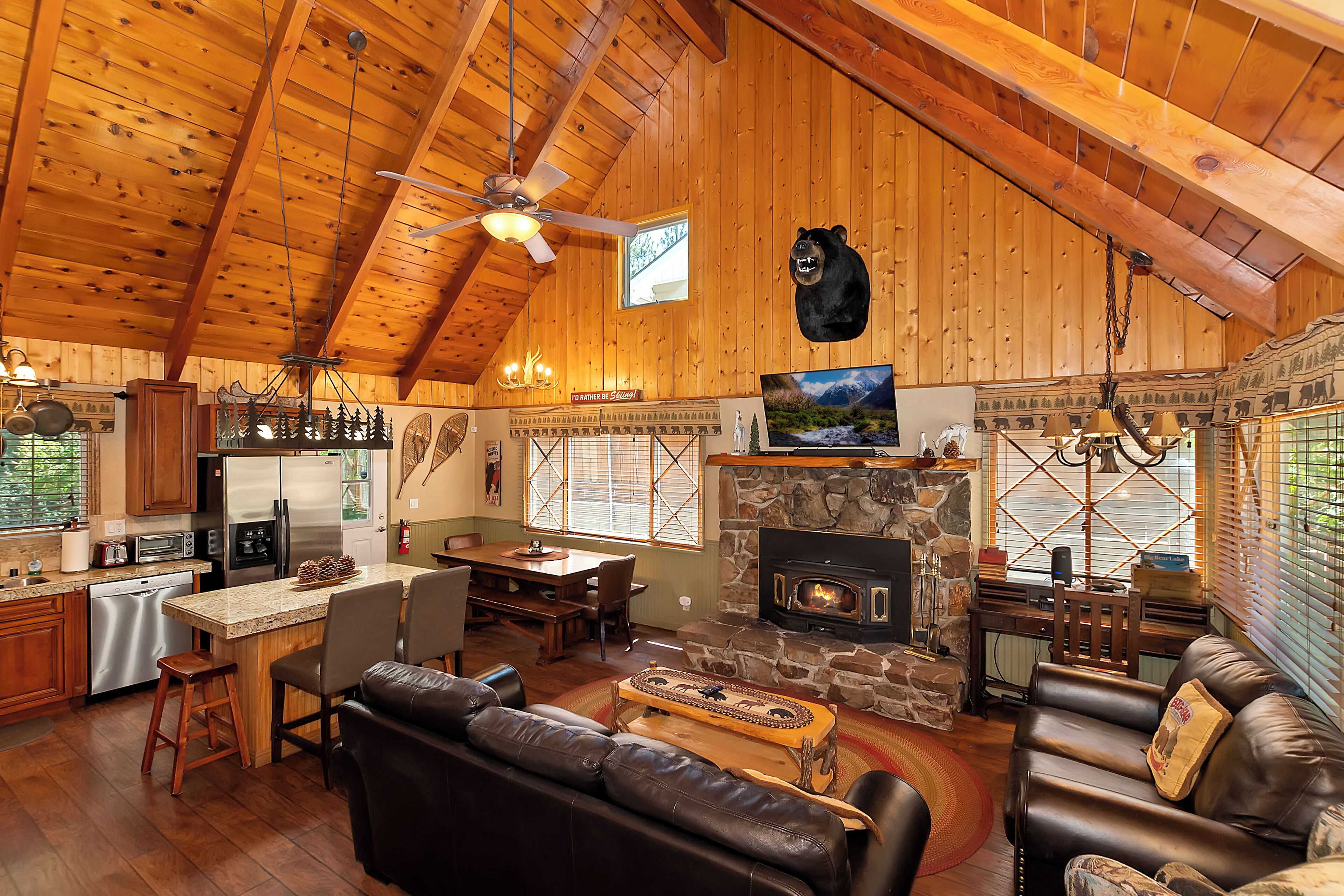 Smart TV, chimenea, videojuegos, Netflix