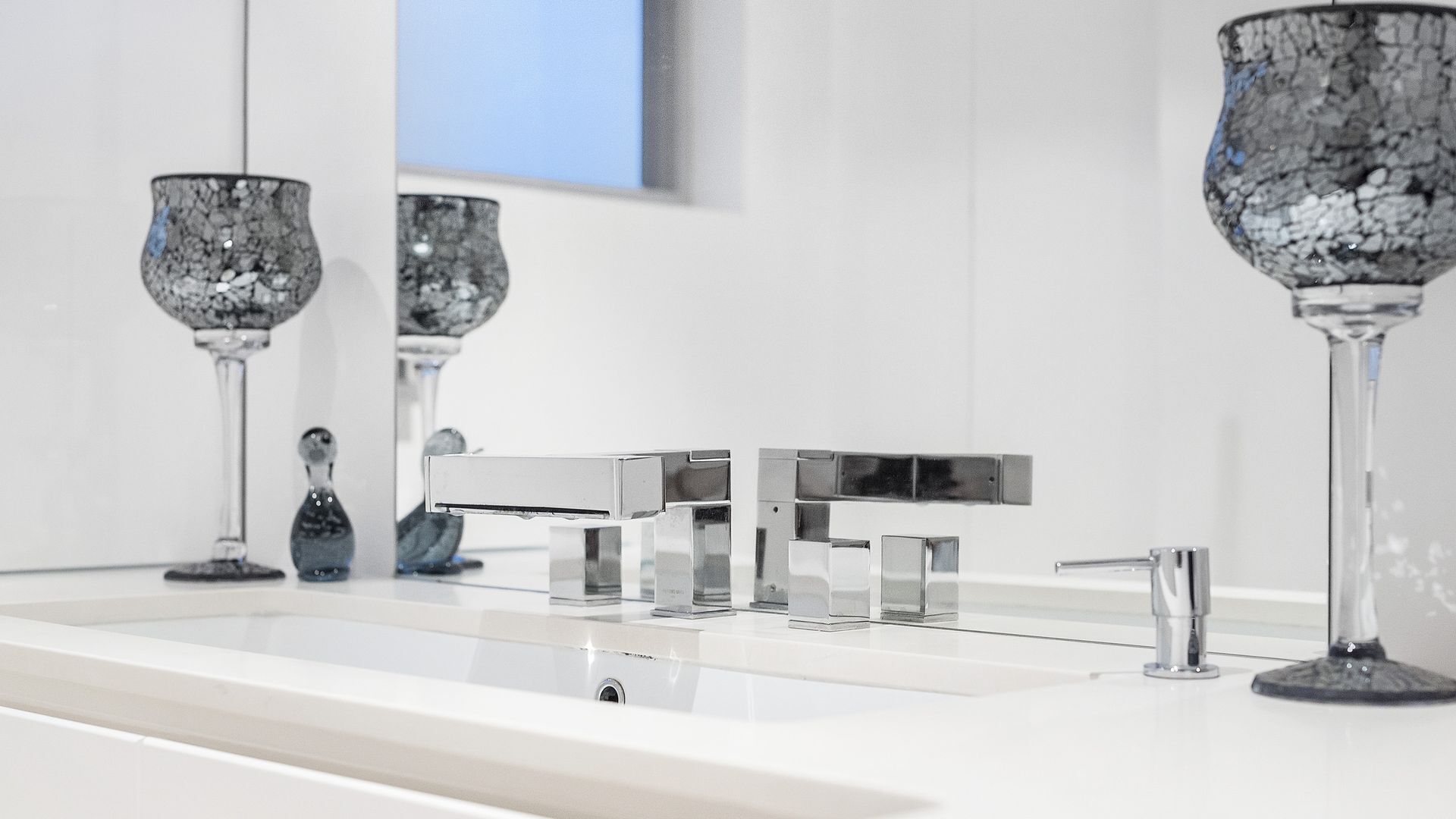 NORTHERN MANLY-LUXURY- 260* VIEWS-METRES TO BEACHES-BARS-SHOPSS — image 5