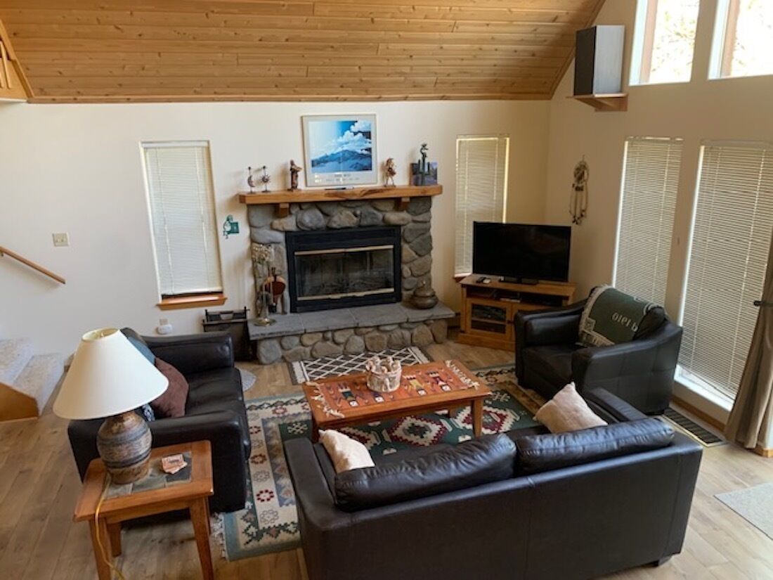 Cozy Chalet-Great Location and reasonable rates!