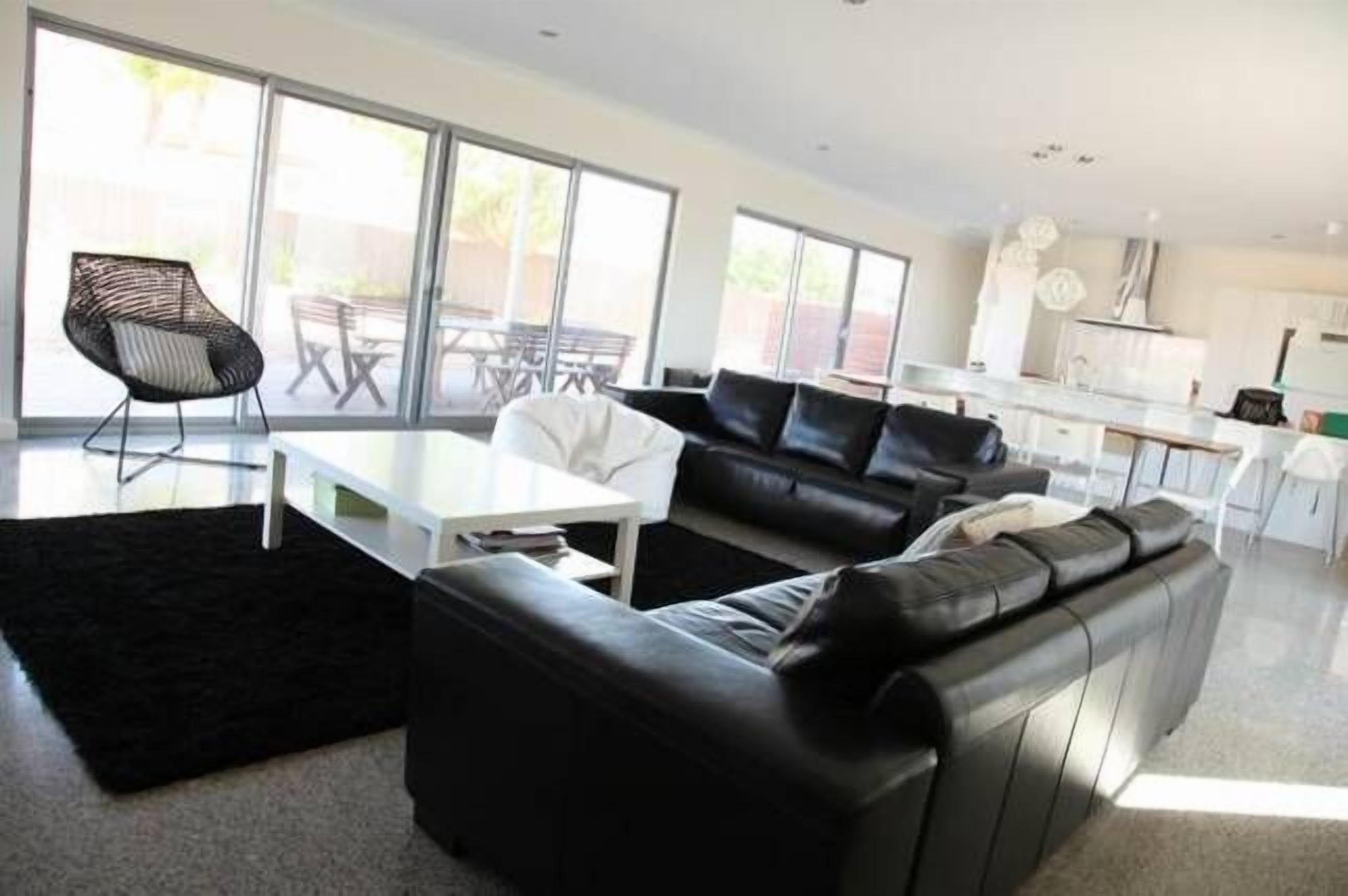 Beach Blanket Babylon