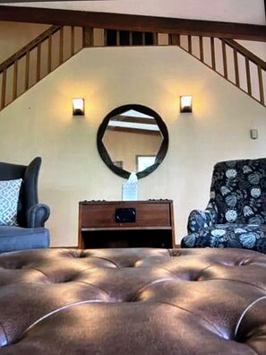 4 bedrooms, iron/ironing board, travel cot, free WiFi