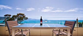 Spectacular Views Apartment: Bay Panorama