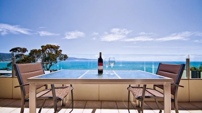 Spectacular Views Apartment: Bay Panorama