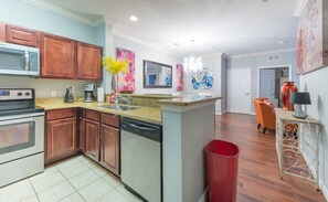 Fridge, microwave, oven, stovetop - Magnificent Award Winning Newly Renovated Condo Near Disney 2+2 Great Amenities (Davenport)