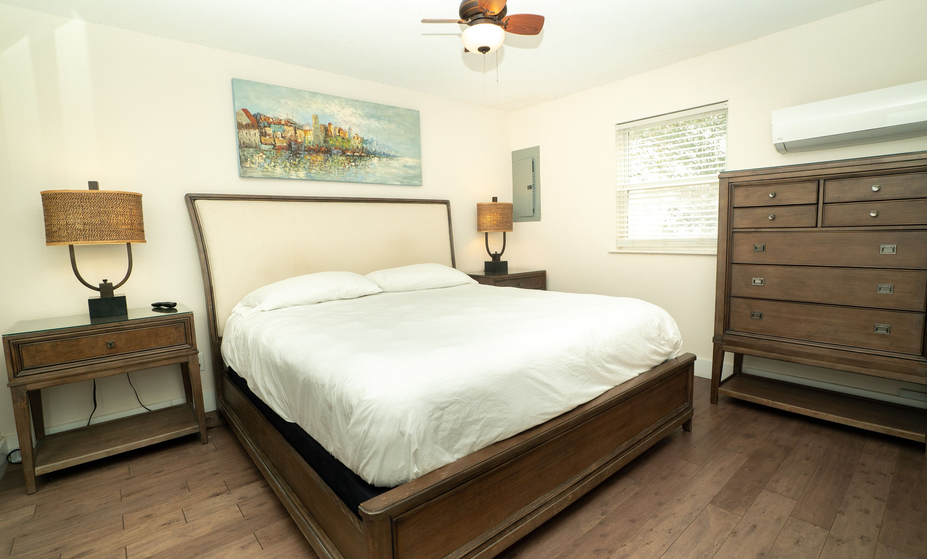 Bologna - Ground Floor Condo 3 Minute Walk to Virginia Beach Boardwalk & Sand