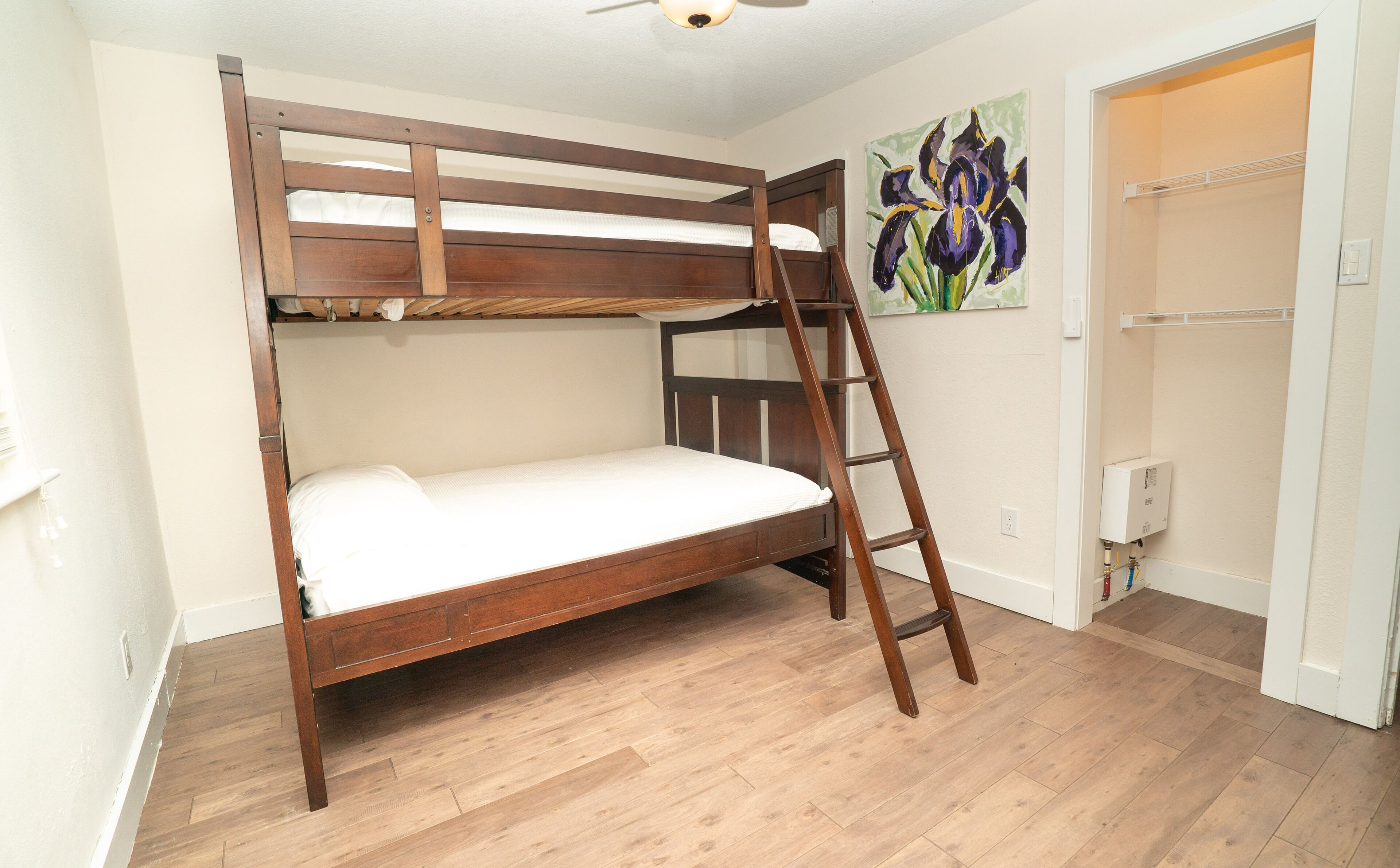 Bologna - Ground Floor Condo 3 Minute Walk to Virginia Beach Boardwalk & Sand