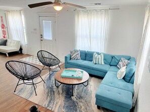 Televisión y oficina 