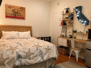 1 habitación, escritorio, tabla de planchar con plancha y wifi gratis