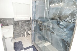 Chuveiro/banheira combinados, banheira de hidromassagem