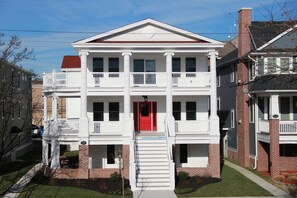 Exterior - 8 Bedroom 5+ bath Designed for Large Families with 4 Private Suites (Ocean City)