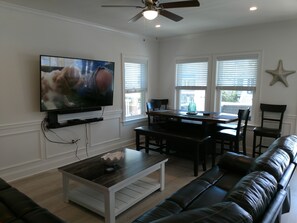 TV, table tennis - 8 Bedroom 5+ bath Designed for Large Families with 4 Private Suites (Ocean City)
