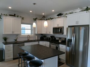 Fridge, microwave, oven, stovetop - 8 Bedroom 5+ bath Designed for Large Families with 4 Private Suites (Ocean City)