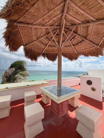  OCEAN FRONT MEXICAN STYLE  VILLA, CARIBBEAN BLUE SEA VIEWS AND POOL - 6 guests 
