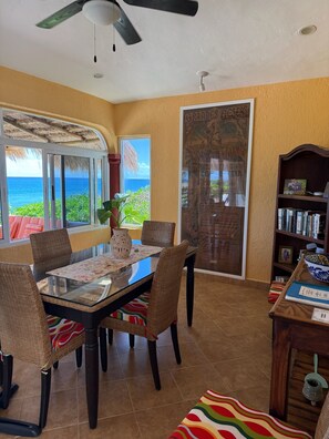 Dining -  OCEAN FRONT MEXICAN STYLE  VILLA, CARIBBEAN BLUE SEA VIEWS AND POOL - 6 guests  (Isla Mujeres)