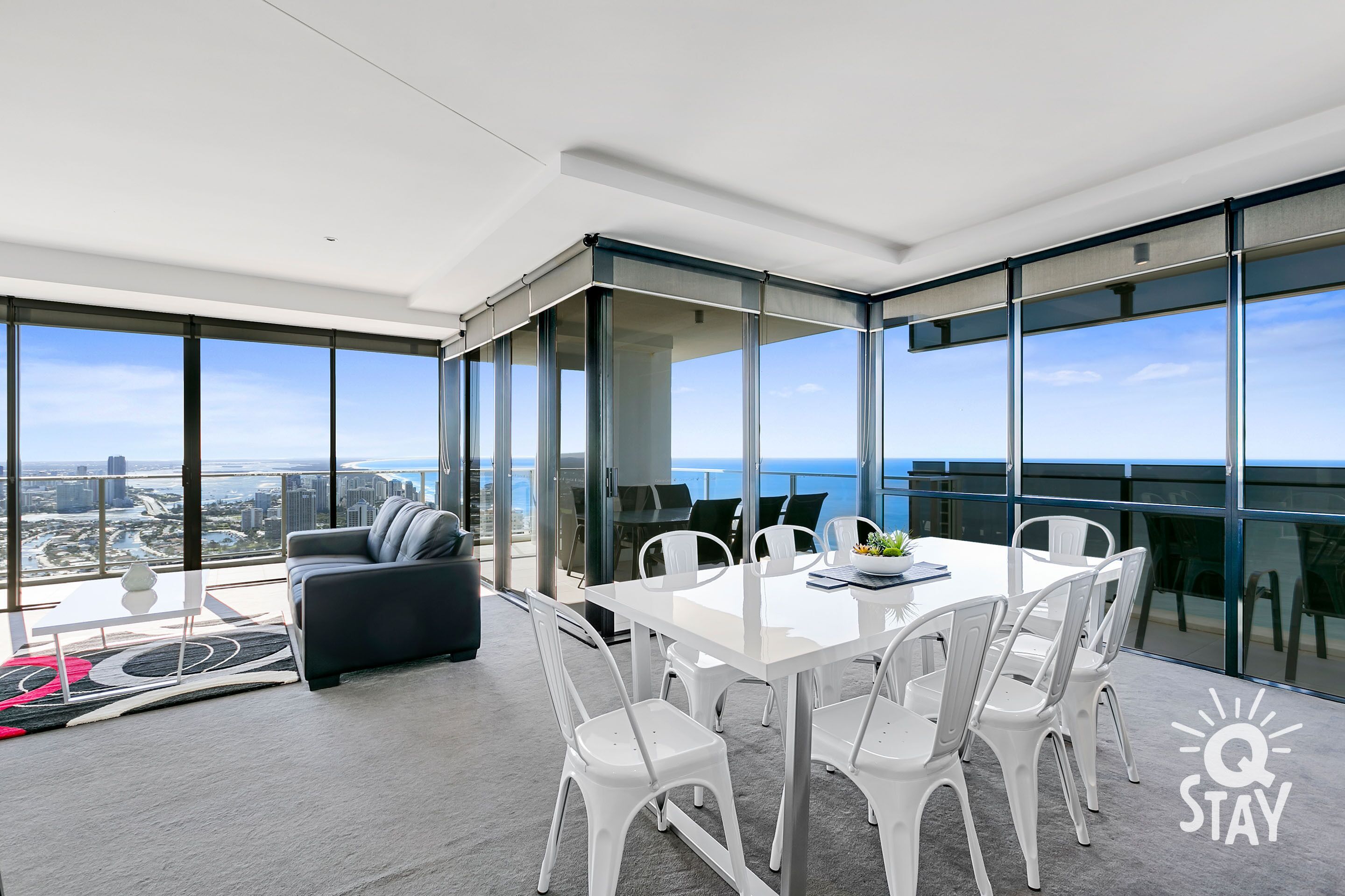 Circle on Cavill 3 Bedroom Sub Penthouse — image 2
