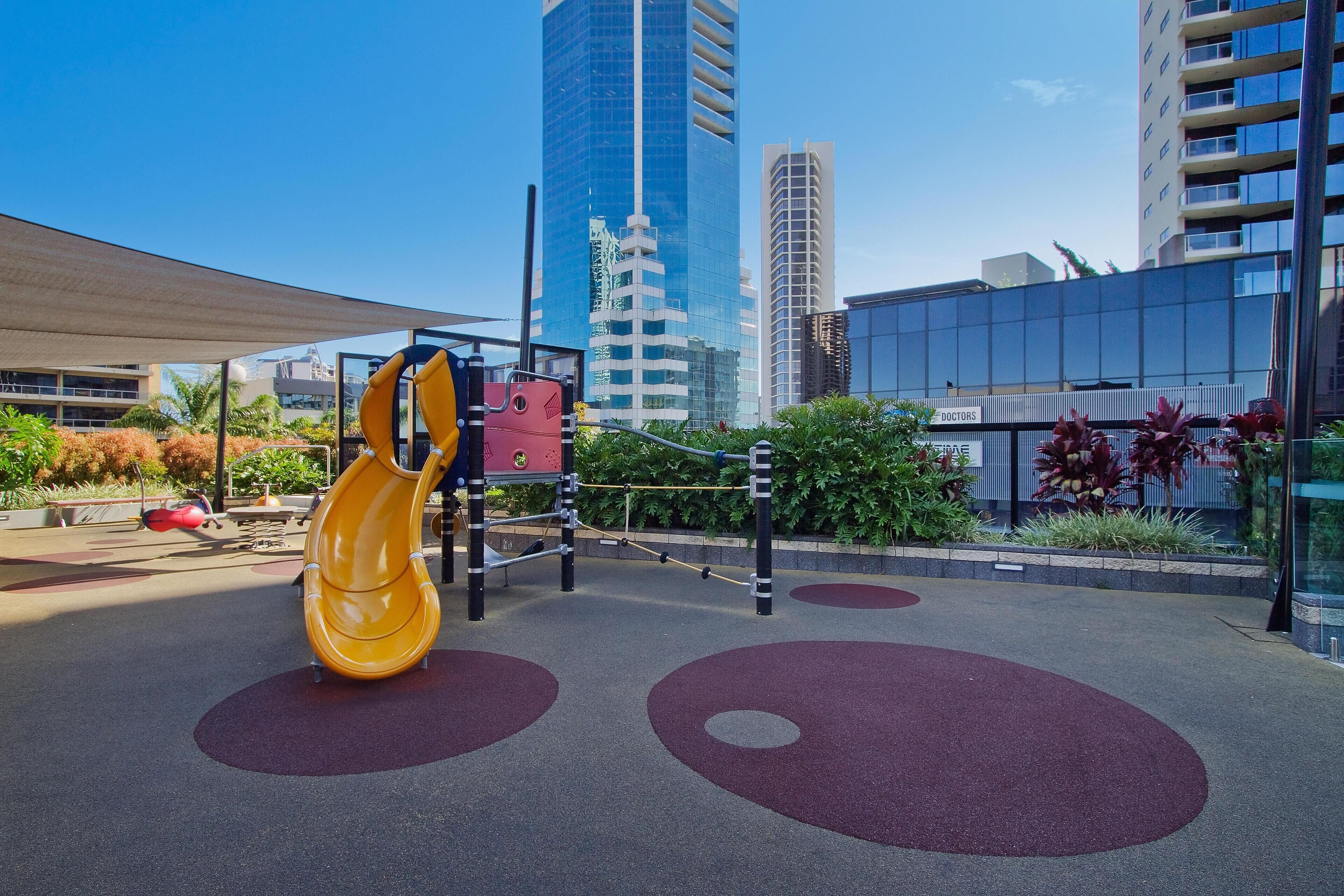 Circle on Cavill 3 Bedroom Sub Penthouse — image 27