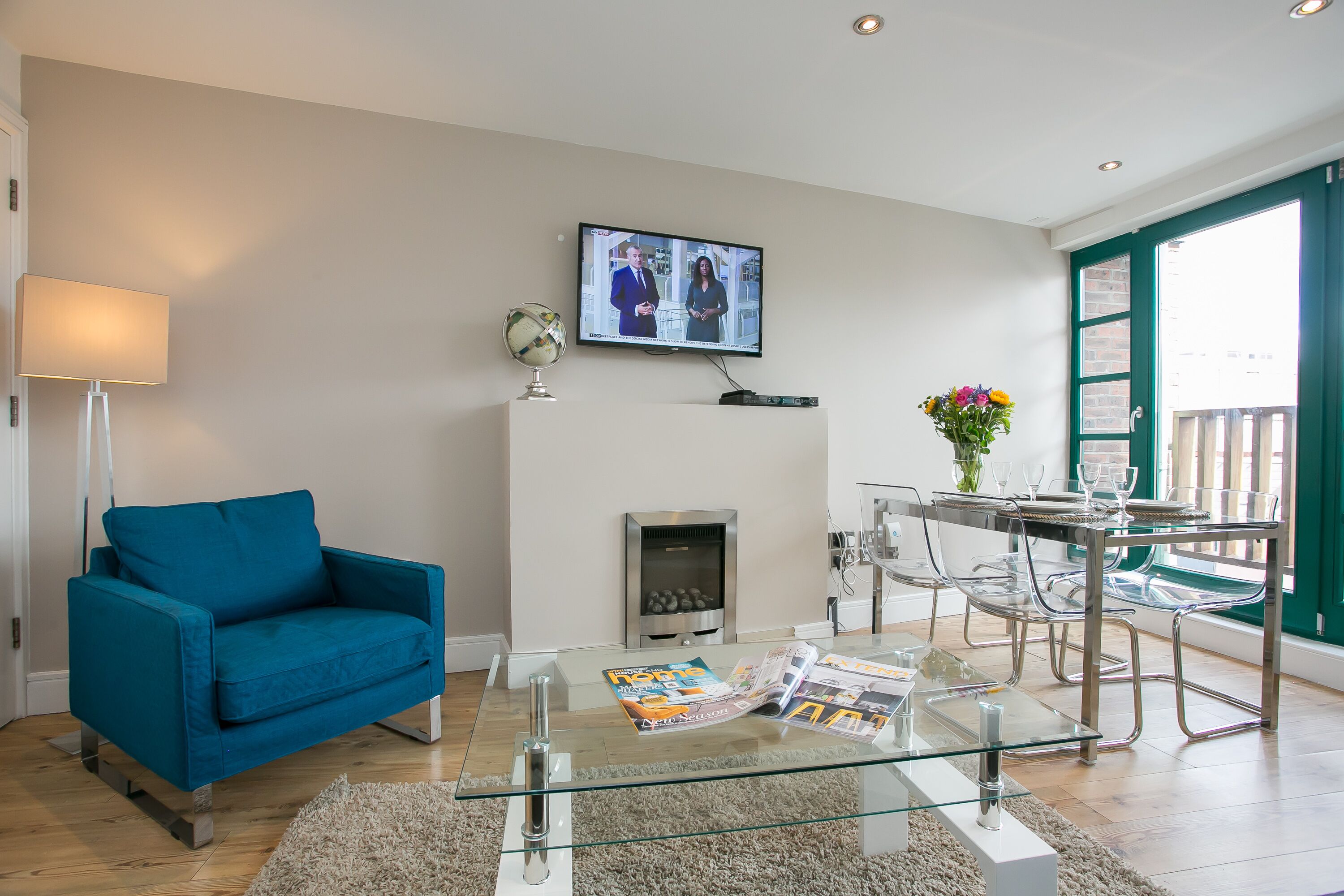 Temple Bar Square 3 Bed/2Bath Penthouse Apartment - private rooftop with views