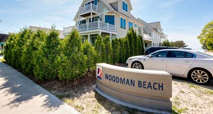 Uusi Beachfront Luxury Home @Woodman Beach - järvienäkymät + piha + lyhyt kävelymatka 2 kaupunkiin