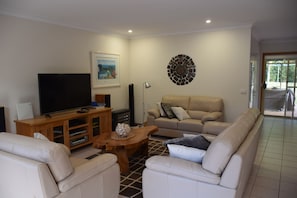 Smart TV, DVD player, table tennis, books