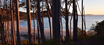 Beach House - direct 2-min access to the beach