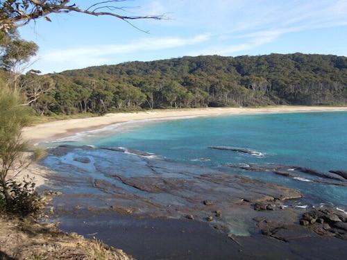 Beach House - direct 2-min access to the beach