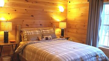 3 bedrooms, desk, iron/ironing board, travel crib