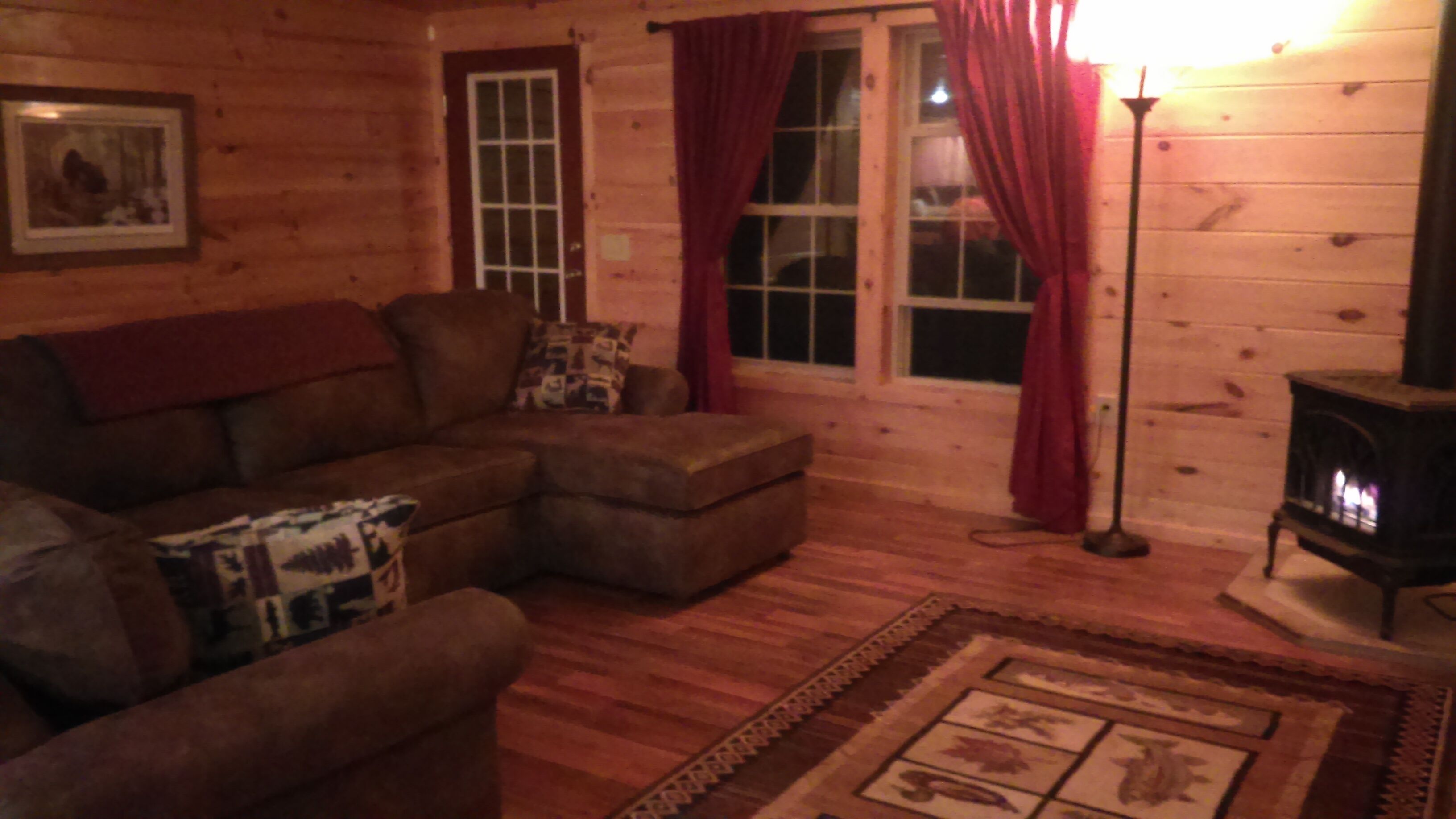 Grey's Getaway Cabin# 3 Finger lakes area, perfect season retreat! Dog friendly