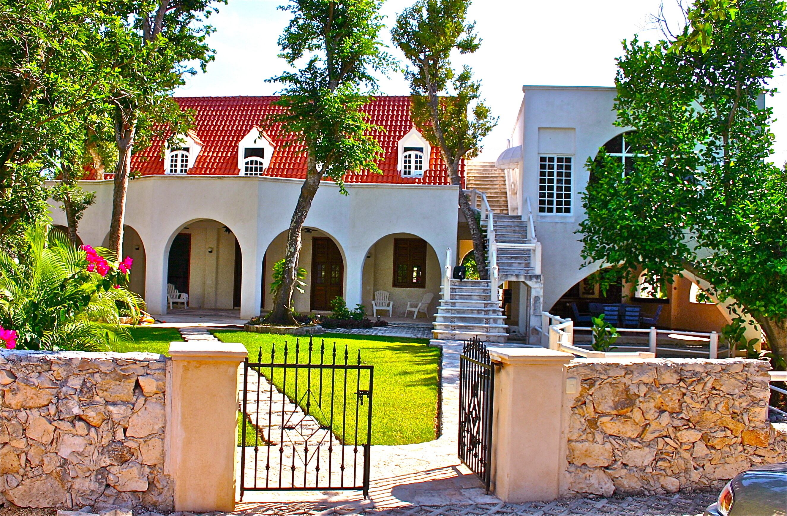 Beautiful Luxury Oceanview House, Steps to Beach and 5th Ave -  Private  Pool!!