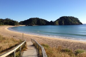 Sun-loungers - Destination Matapouri (Matapouri)