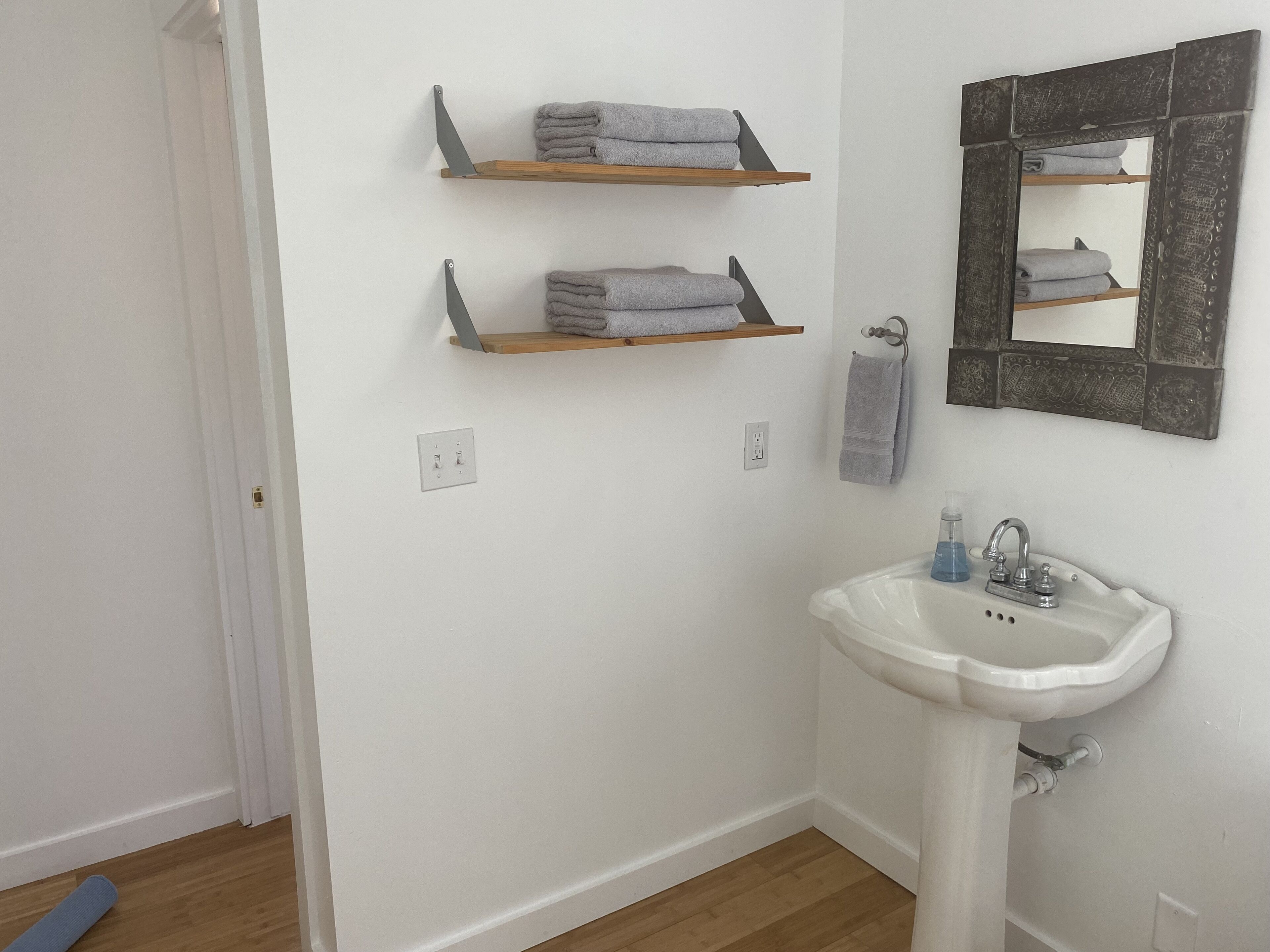 Cozy Lakefront Cottage on Magical Retreat Property w/ Kayaks, Canoe, SUPs, Yoga!