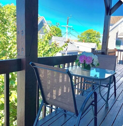 Rare Carnival Week Available Charming 2BR Private Deck Ideal West End   Parking