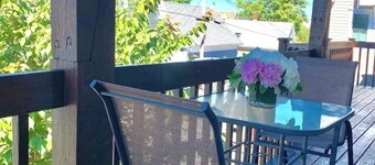 Rare Carnival Week Available Charming 2BR Private Deck Ideal West End   Parking