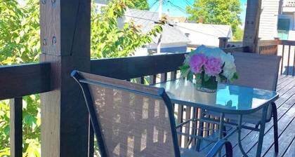 Rare Carnival Week Available Charming 2BR Private Deck Ideal West End Parking