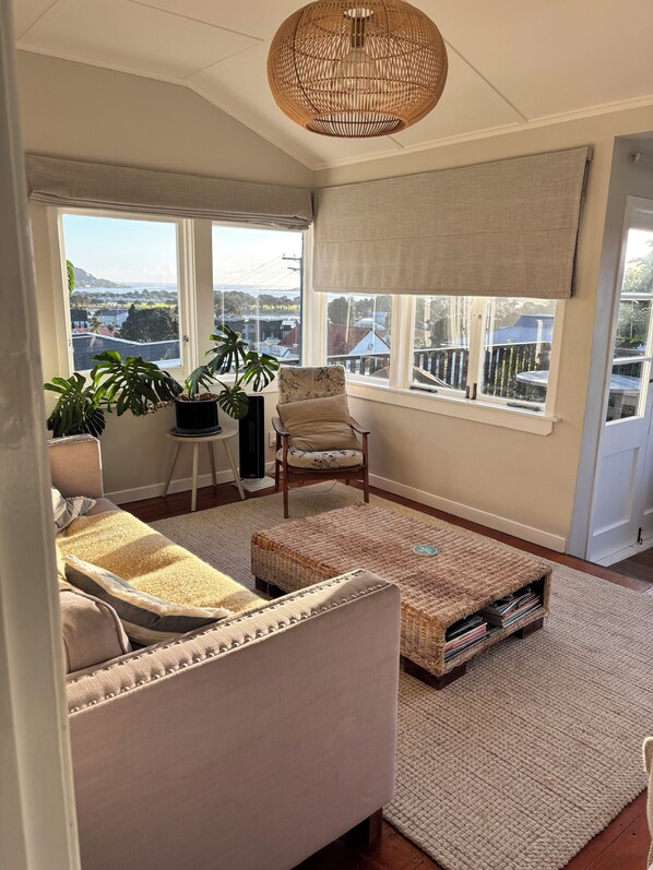 Fernseher, DVD-Player, Stereoanlage