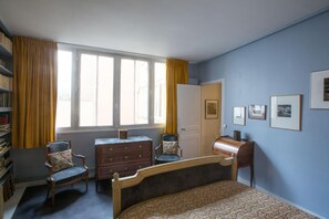 2 bedrooms, iron/ironing board, travel crib, free WiFi