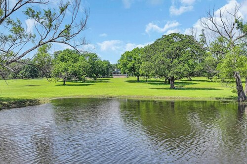 Meadow Lodge - 78 Acres & Lake @ Road Runner Ranch