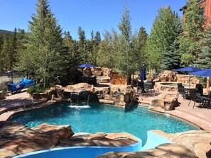 室外泳池、暖水池