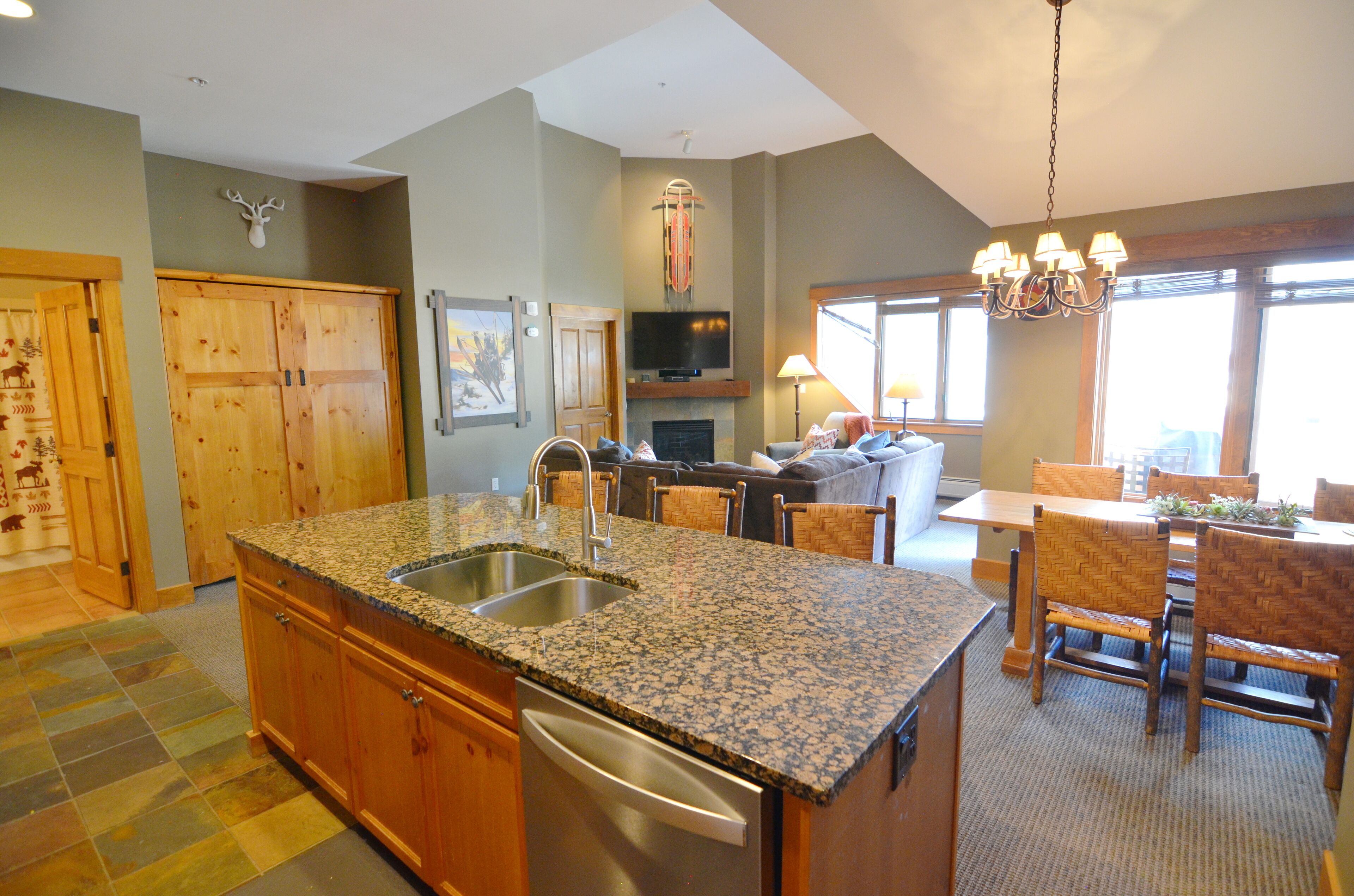 ★Largest 2BR@ River Run Springs | Steps to Gondola w/pool, waterslide, hot tubs★