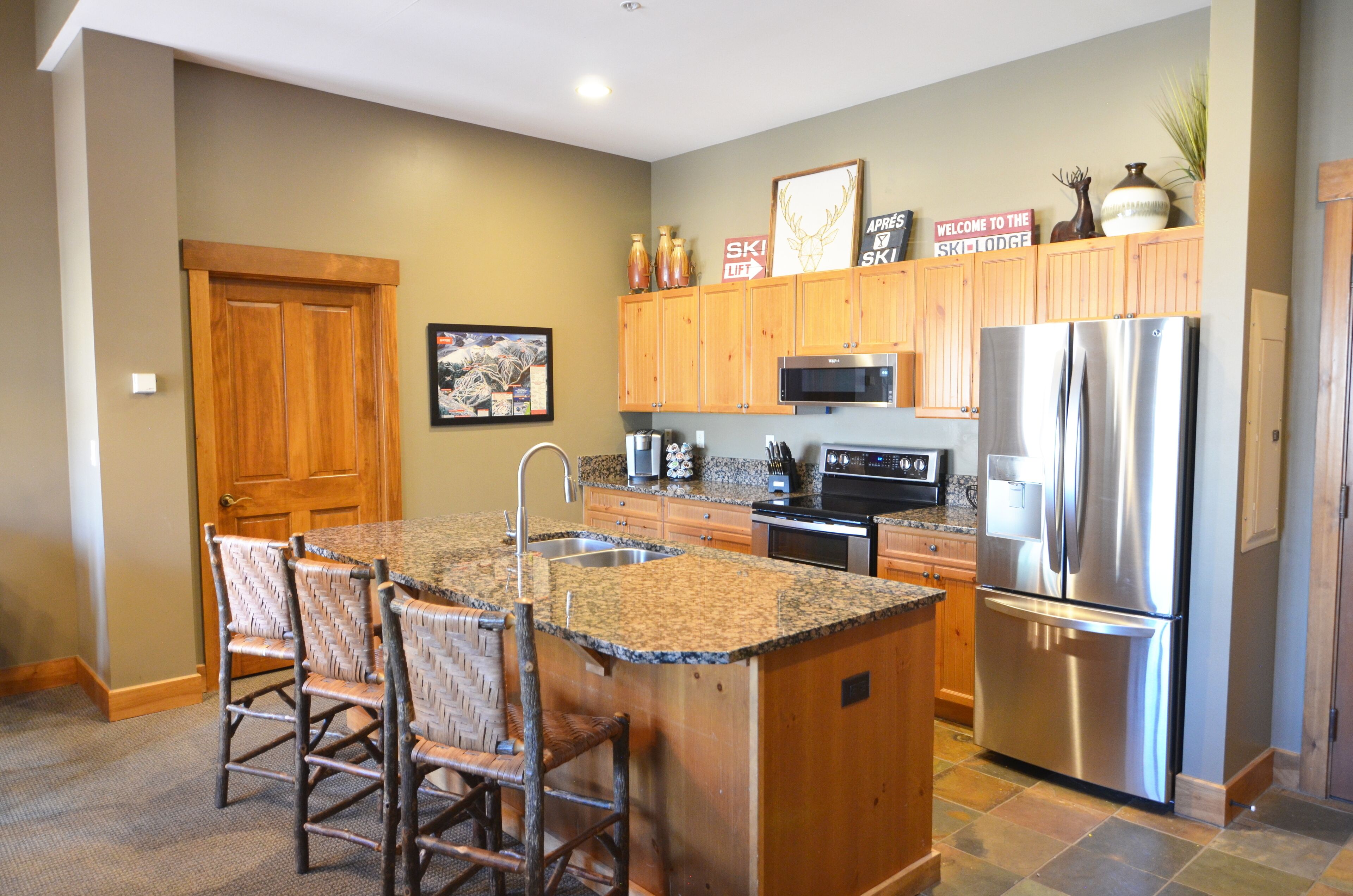 ★Largest 2BR@ River Run Springs | Steps to Gondola w/pool, waterslide, hot tubs★