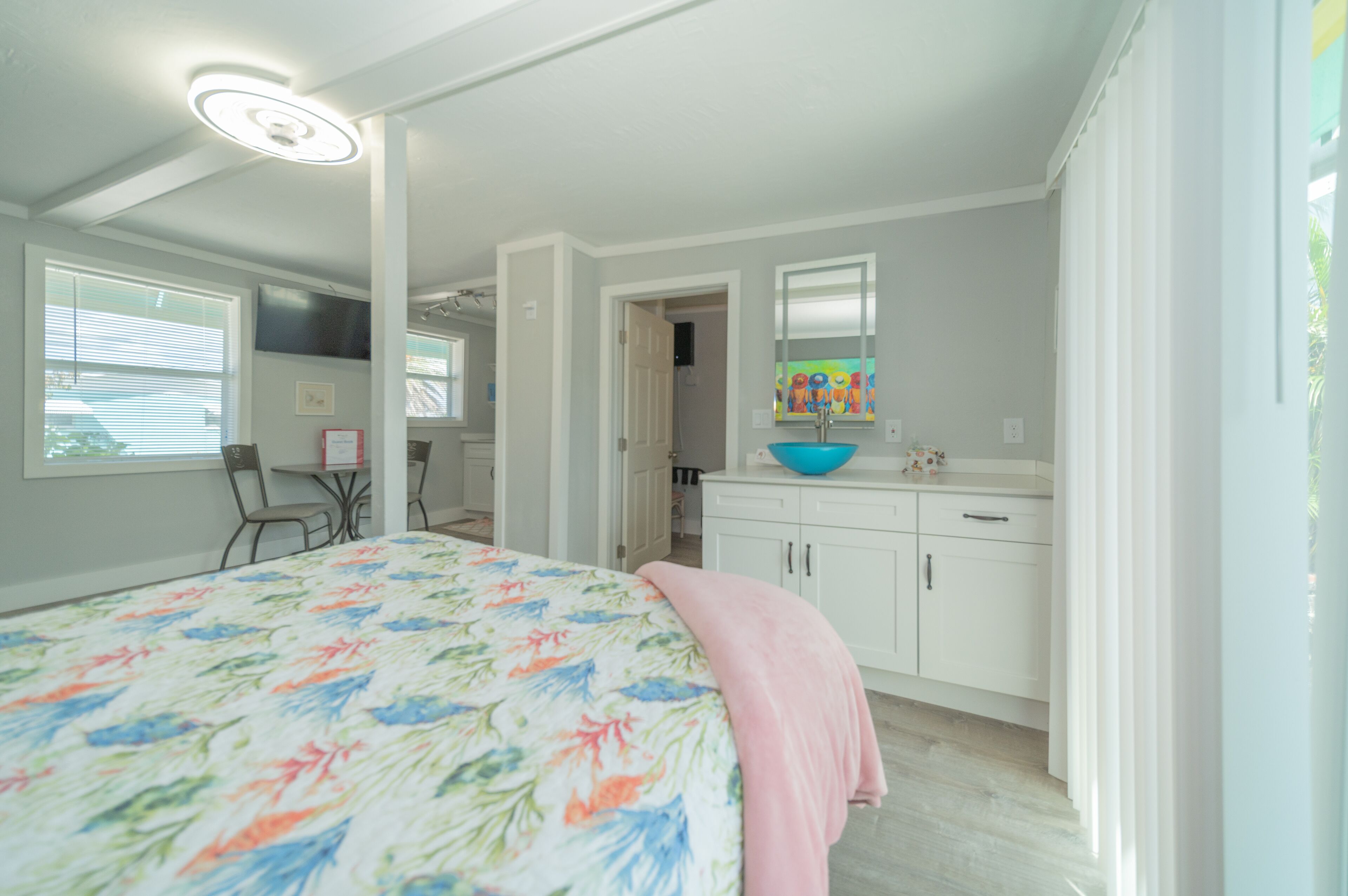 Pet-Friendly / Family-Friendly Waterfront Vacation Rental + Free Boat Dockage!