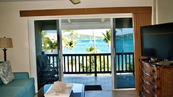 TV connectée, livres, chaßne hi-fi