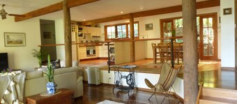 Magnolia Cottage - Magical Noosa Hinterland Retreat