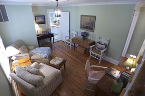 Smart TV, fireplace, DVD player, books