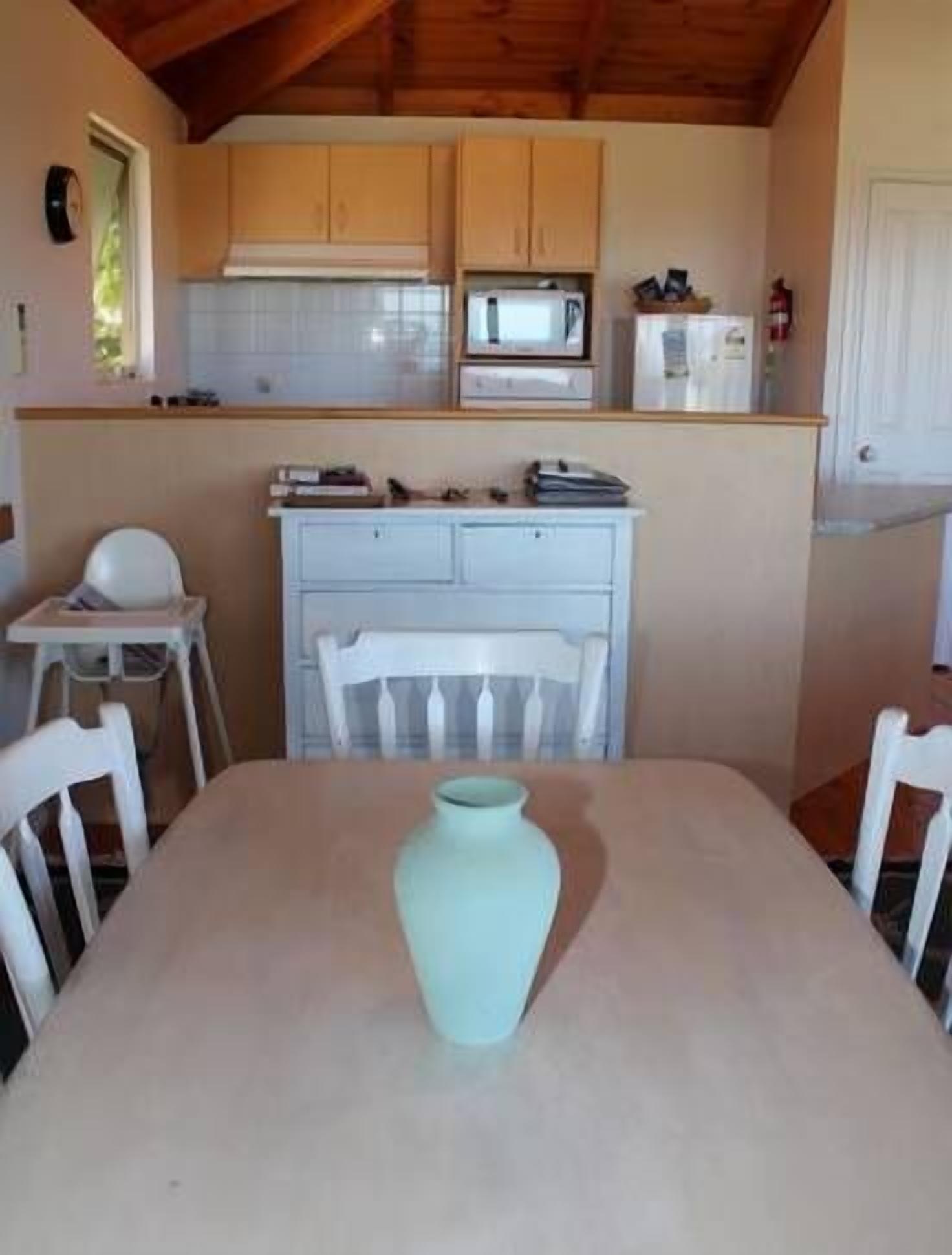 Old Dunsborough Holiday Villa — image 9