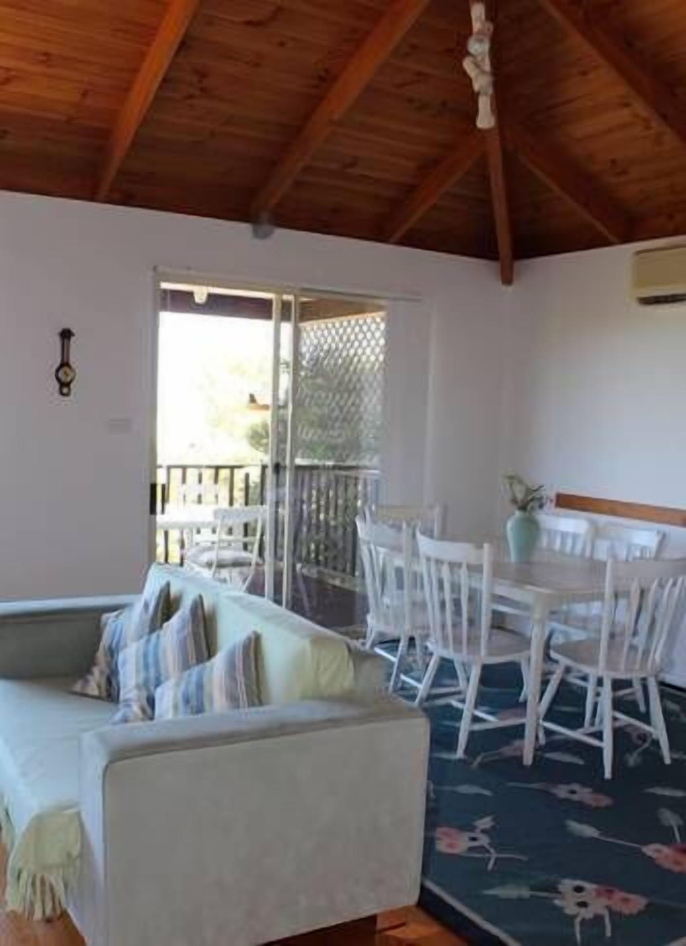 Old Dunsborough Holiday Villa — image 3