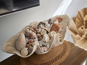 Interior detail - Burleigh Beach Pad 100m from beach - stunning (Burleigh Heads)